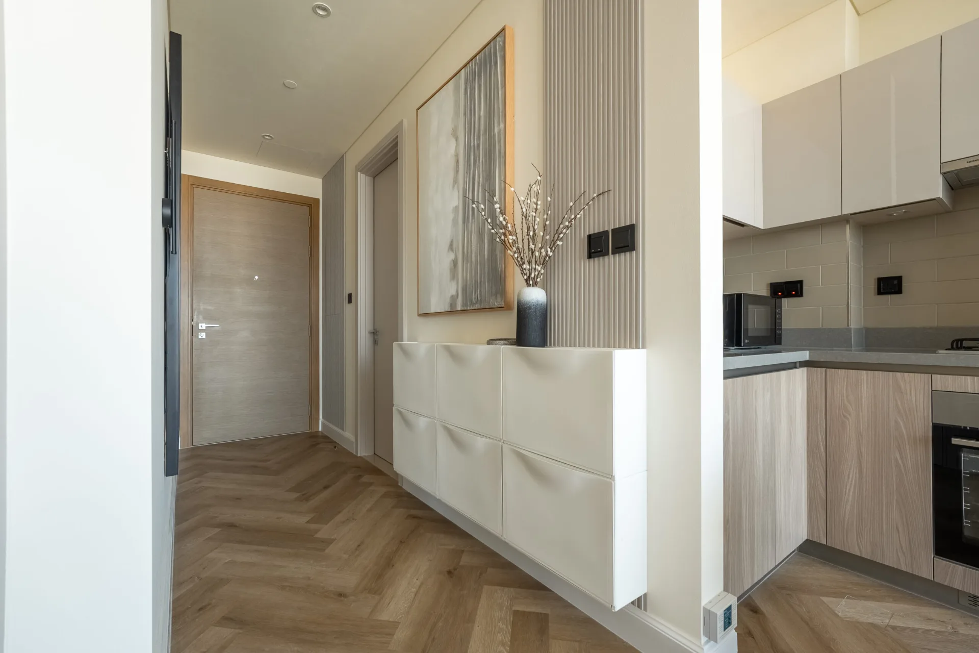 The gentlemen suite foyer 2 interior design